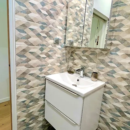Murat Apartment *